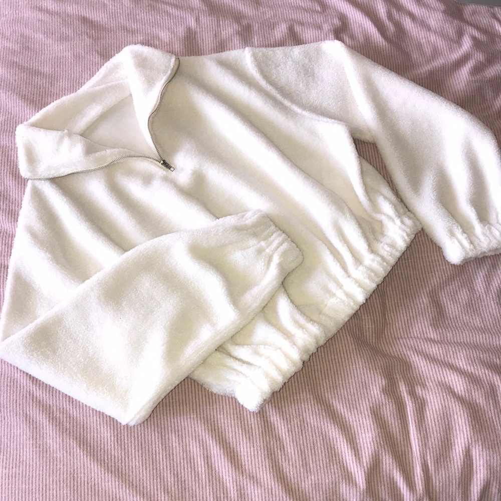 COPY - Cropped Sweater